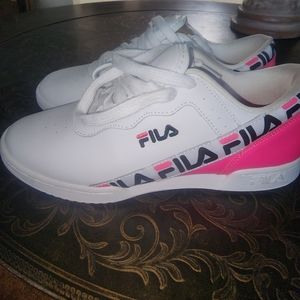 Tenis shoes file